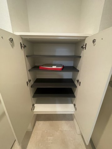 セレニテ本町refletの収納