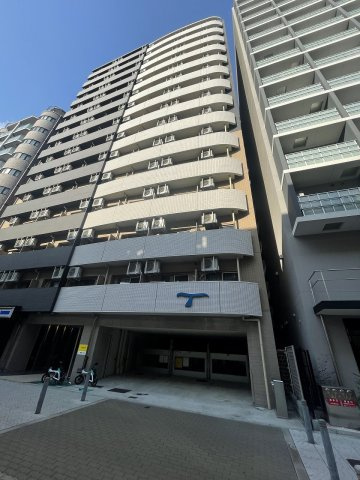 セレニテ本町refletの外観