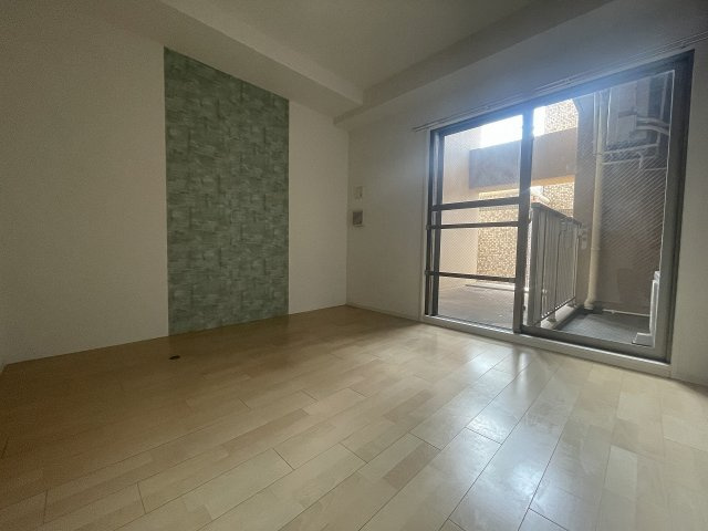 セレニテ本町refletの居間・リビング