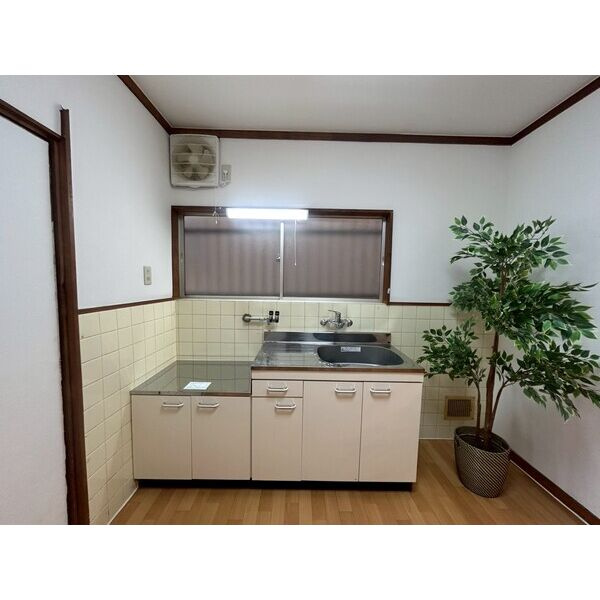 野村元町貸家のキッチン