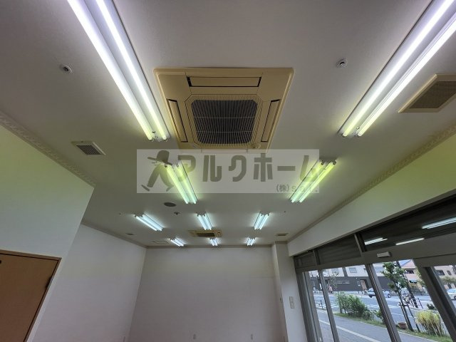 アゼリア柏原の内装