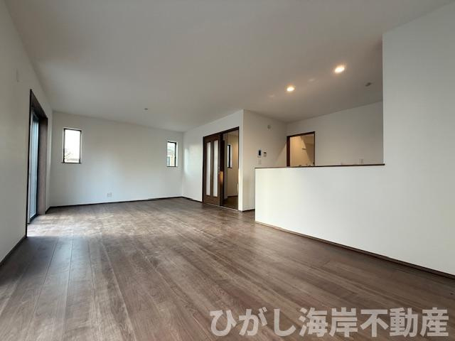 茅ヶ崎市円蔵1丁目　新築戸建　全２棟の居間・リビング|19帖　LDK
