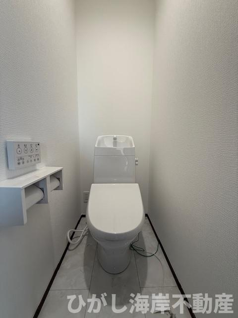 茅ヶ崎市円蔵1丁目　新築戸建　全２棟のトイレ|洗浄機能付きお手洗い