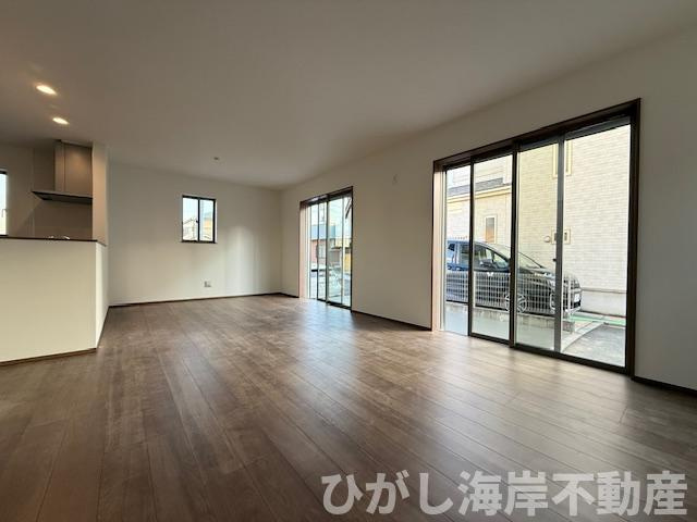 茅ヶ崎市円蔵1丁目　新築戸建　全２棟の居間・リビング|19帖　LDK