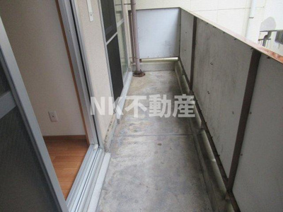 【バルコニー】 | コーポ長堂（河内永和賃貸） | バルコニーからの眺めを楽しみながら食事をしませんか