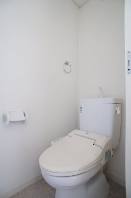 エストＡＫ Ｖのトイレ|快適な洗浄機能付き便座です♪