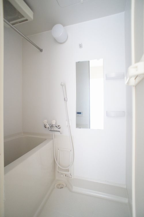 エストＡＫ Ｖの浴室|お風呂は嬉しい追い焚き機能付きです！