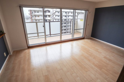 【洋室】 | マイシティおおさか5番館 | 上層階・南東向きの2LDＫ♪