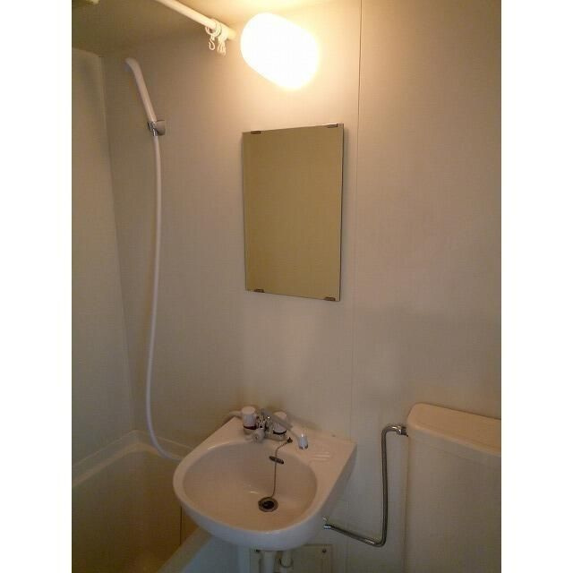 カスティル改代町の洗面所