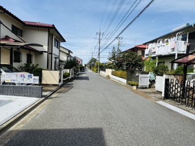 【前面道路含む現地写真】 | 柏市布施新町４丁目新築戸建【富勢東小学校：9分】 | 北側前面道路