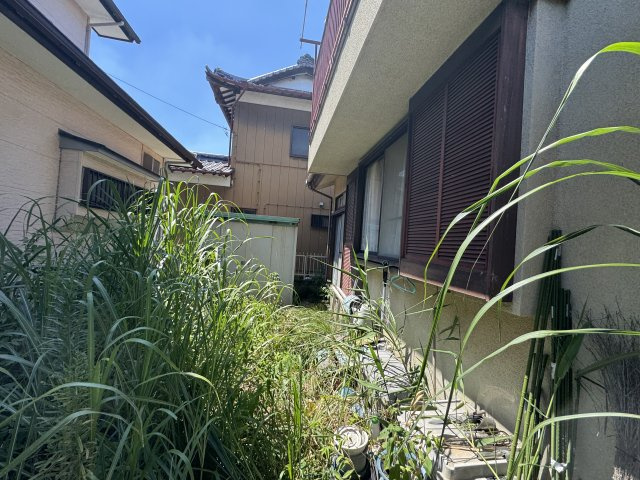 －三丁目不動産ー　深谷市上柴町西一丁目　内工事の庭