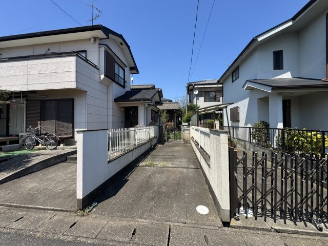 －三丁目不動産ー　深谷市上柴町西一丁目　内工事の前面道路含む現地写真