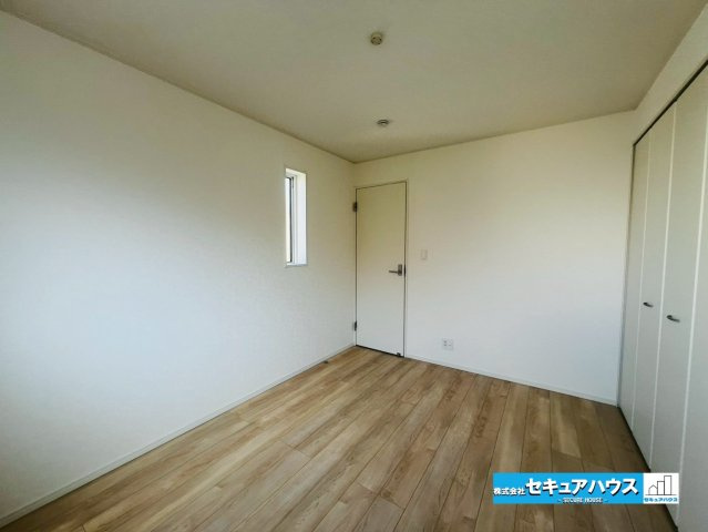 【今からご案内可能】東郷町春木台5丁目　全2棟　の内観：施工例|【洋室イメージ】
◆家族一人ひとりの大切なプライベート空間。趣味に合わせて使って頂けるようシンプルに仕上げてあります。暮らし心地を大きく左右する収納を、適材適所に配置し使い勝手を考慮しました。　