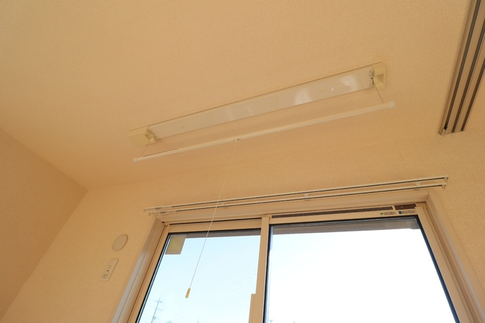 クレストヴィラⅡの設備|室内物干し（雨の日などに重宝します）