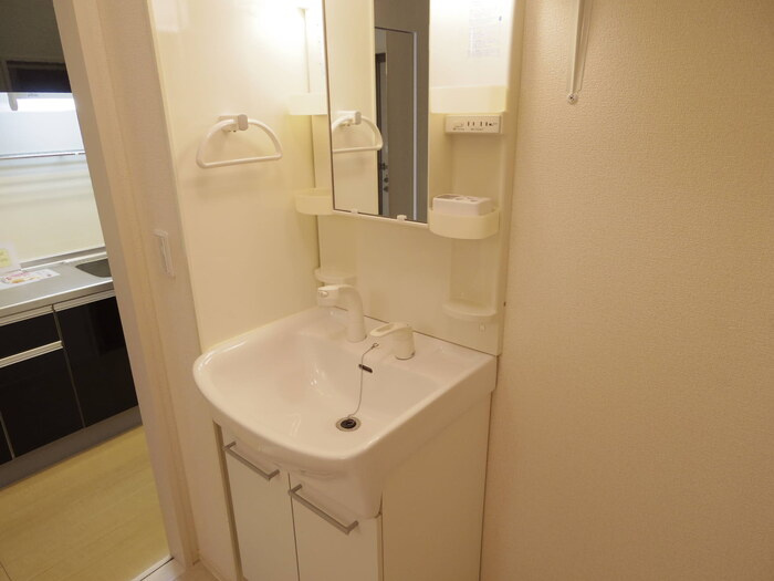 D-Room AKIの独立洗面台|洗髪洗面化粧台