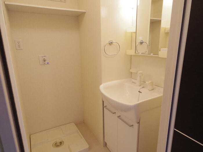 ベルフィーユ吾妻の独立洗面台|洗髪洗面化粧台