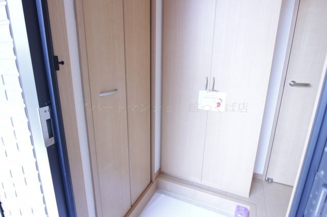 ルミエール東光台 Ａの玄関