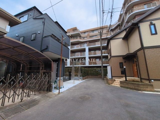 越谷市大字袋山 新築分譲住宅の前面道路含む現地写真