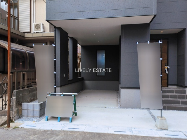越谷市大字袋山 新築分譲住宅の駐車場