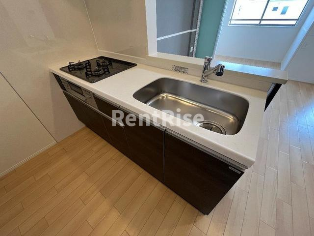 今伊勢町宮後字郷中 新築アパート|3口コンロ（床は白）(イメージ)