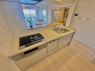 【キッチン】 | アル―サ北与野ノースピア上落合2号棟 | 3口ガスキッチンになります。