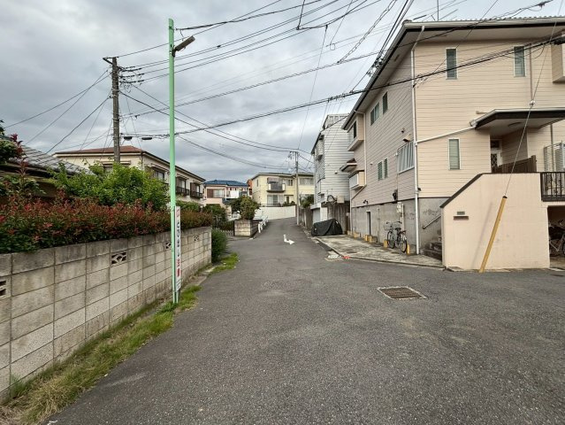 川越市野田町2丁目　建築条件なし売地　東武東上線『川越市駅』徒歩16分　【泉小学区】の前面道路含む現地写真