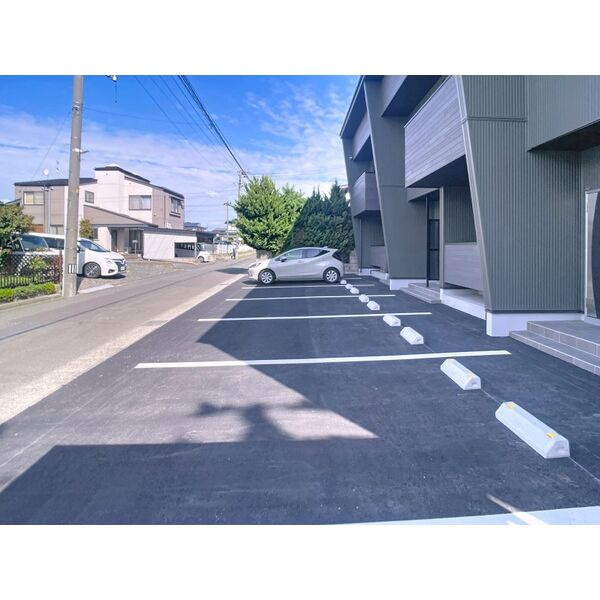 【新築】グリューンSの駐車場