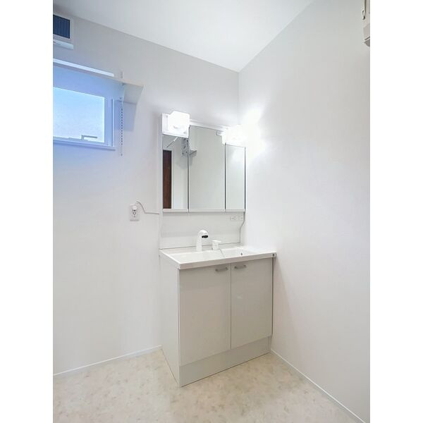 【新築】グリューンSの独立洗面台