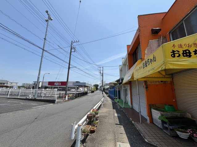 杉戸２丁目　貸店舗のエントランス|清潔なエントランスです