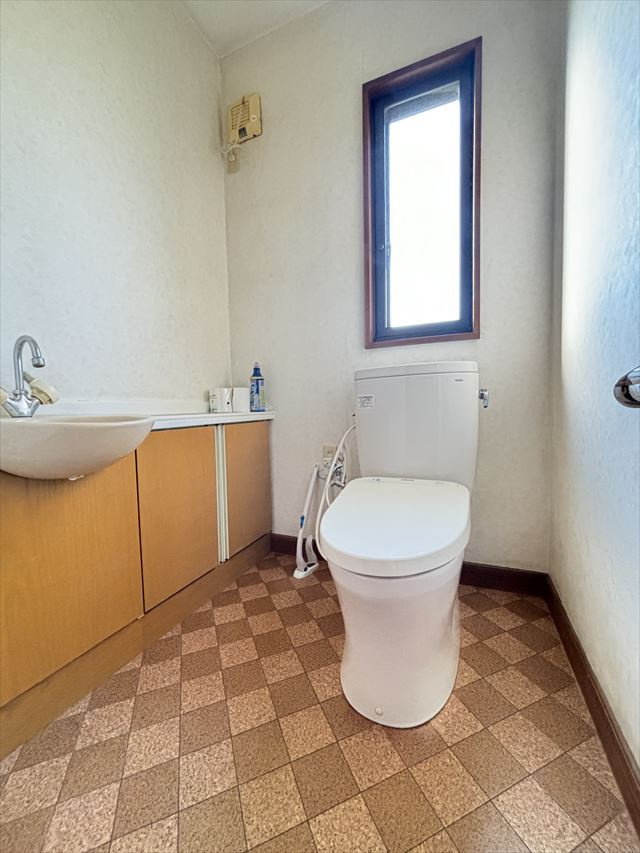 下高野貸店舗のトイレ|落ち着いたトイレです