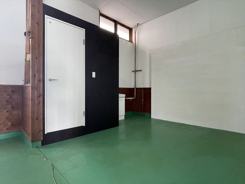 下野田貸店舗の内装|明るい色調の室内です