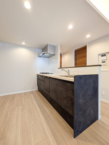 グランデアルベロ南八幡のキッチン|人気の対面型システムキッチン♪