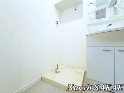 【洗面所】 | Abisko Nakamura | 洗濯機置き場です。