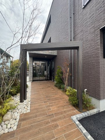 グランデアルベロ南八幡のエントランス