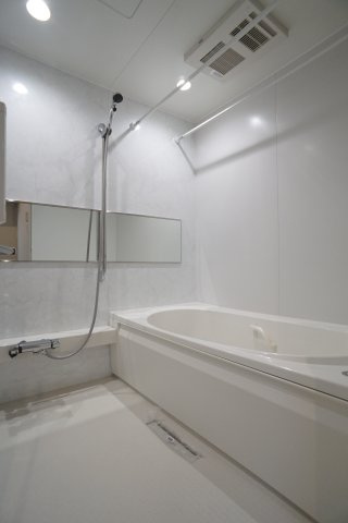 グランデアルベロ南八幡の浴室