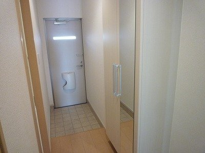 プリムローズＡの玄関