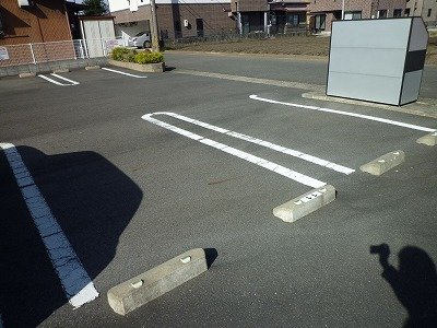 プリムローズＡの駐車場
