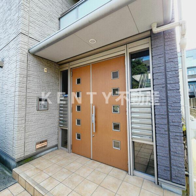 【エントランス】 | レフィナード・カーサ | ゆとりのあるエントランスです