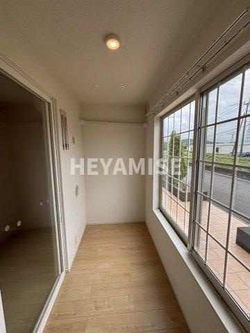 グレイスヴィラDのバルコニー|サンルーム　※室内画像は類似物件のもの