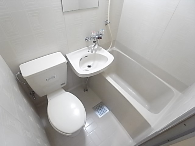 春日野道ロイヤルハイツの浴室