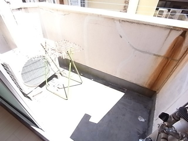 春日野道ロイヤルハイツのバルコニー