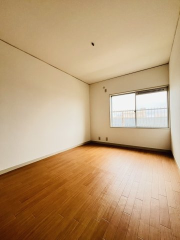 桃山台３丁目テラスハウスの居間・リビング