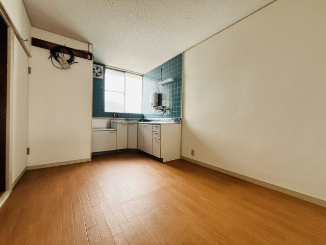 桃山台３丁目テラスハウスの居間・リビング