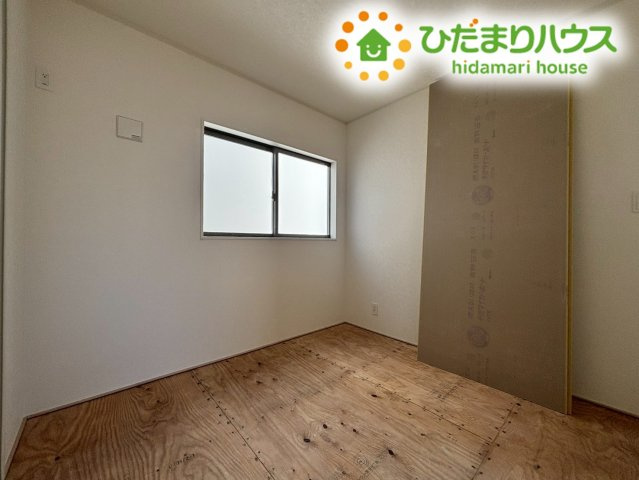 鴻巣市筑波第5　新築一戸建て　クレイドルガーデン　06の和室|独立したお部屋としても使えるため、静かに読書をしたい時や、急な来客時の応接間としても便利です。
落ち着いた色合いの畳が、心を和ませてくれます★