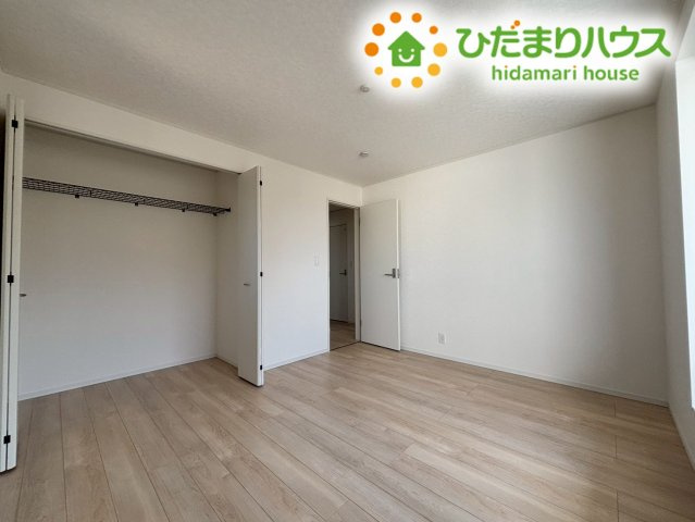鴻巣市筑波第5　新築一戸建て　クレイドルガーデン　06の子供部屋|クローゼット完備で、お子様の衣類や学校道具も自分で整理整頓する習慣が身につきそうですね！