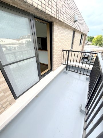 モナーク福生  のバルコニー|リフォーム前写真※壁紙、フローリング、キッチン、浴室、洗面化粧台、トイレ、建具、配管等すべて新規交換予定！