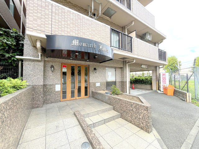 モナーク福生  のエントランス