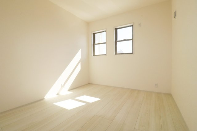 須賀川市森宿字安積田　　　　3号棟　　　西袋第1小学校、西袋中学区　の洋室|※同社施工例