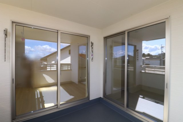 須賀川市森宿字安積田　　　　3号棟　　　西袋第1小学校、西袋中学区　のバルコニー|※同社施工例