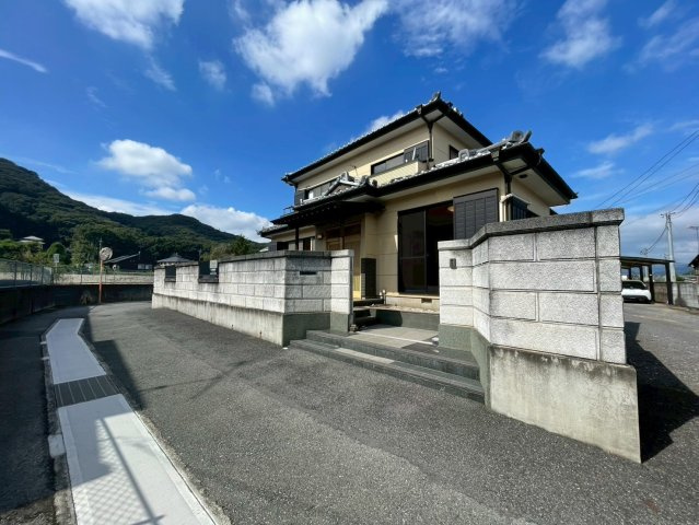 【前面道路含む現地写真】 | 太田市東金井町　中古住宅